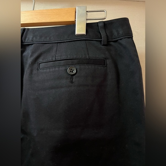 ⚫️ BOGO Eddie Bauer Women’s Black Shorts with pockets size 10 - Picture 6 of 6